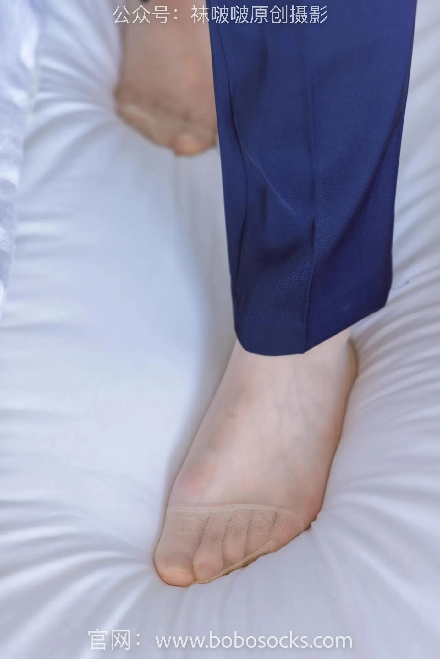 [BoBoSocks袜啵啵]NO.139 小甜豆-高跟鞋、短肉丝、空姐制服 [140P]插图2